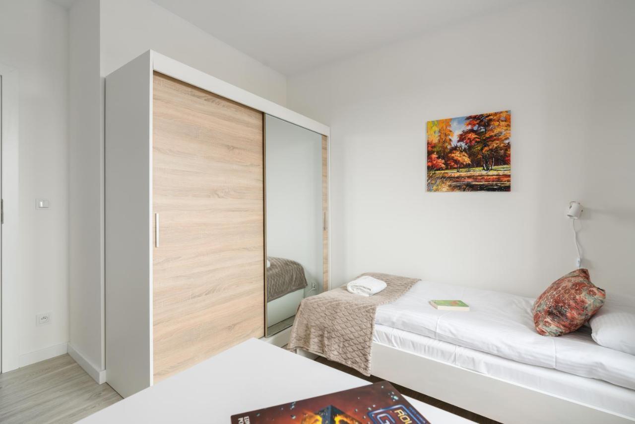 Premium Apartments Poznan Airport By Noclegi Renters Eksteriør bilde