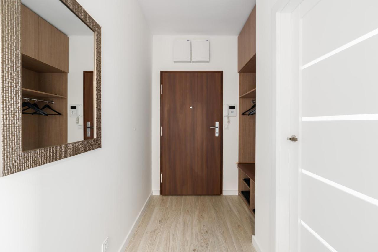 Premium Apartments Poznan Airport By Noclegi Renters Eksteriør bilde